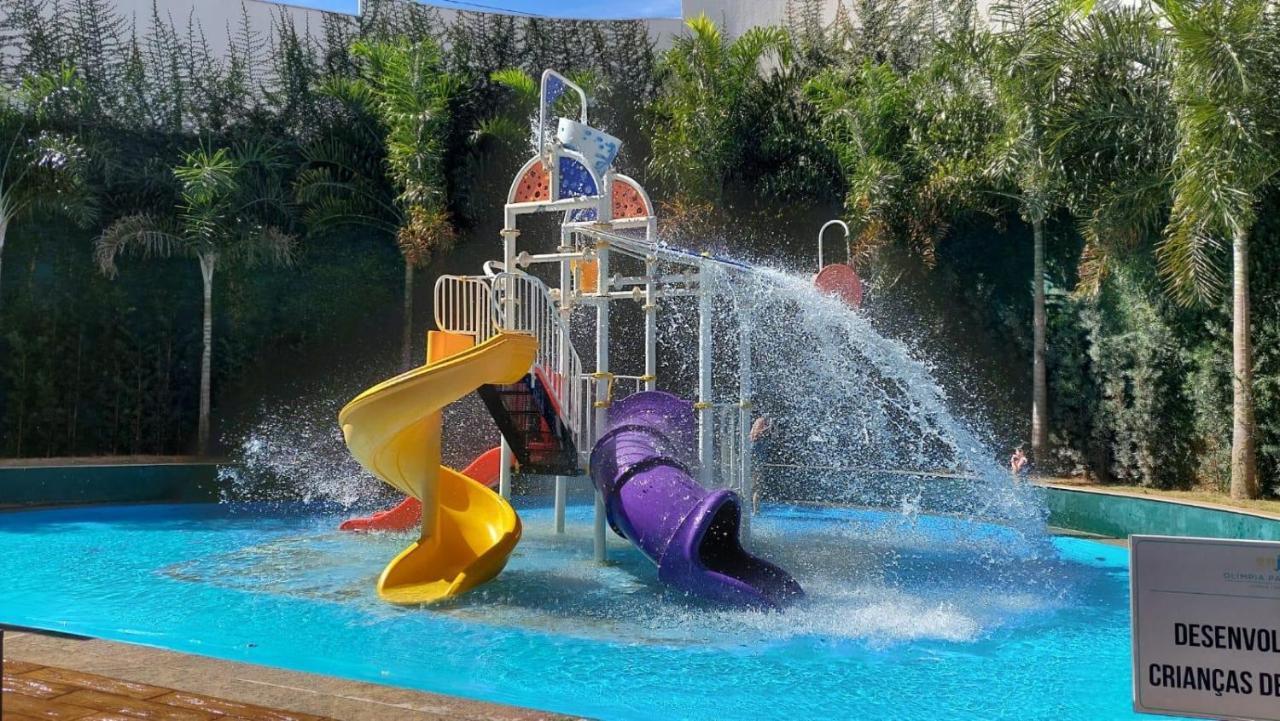 Em Frente Ao Thermas Dos Laranjais, No Park * Olímpia